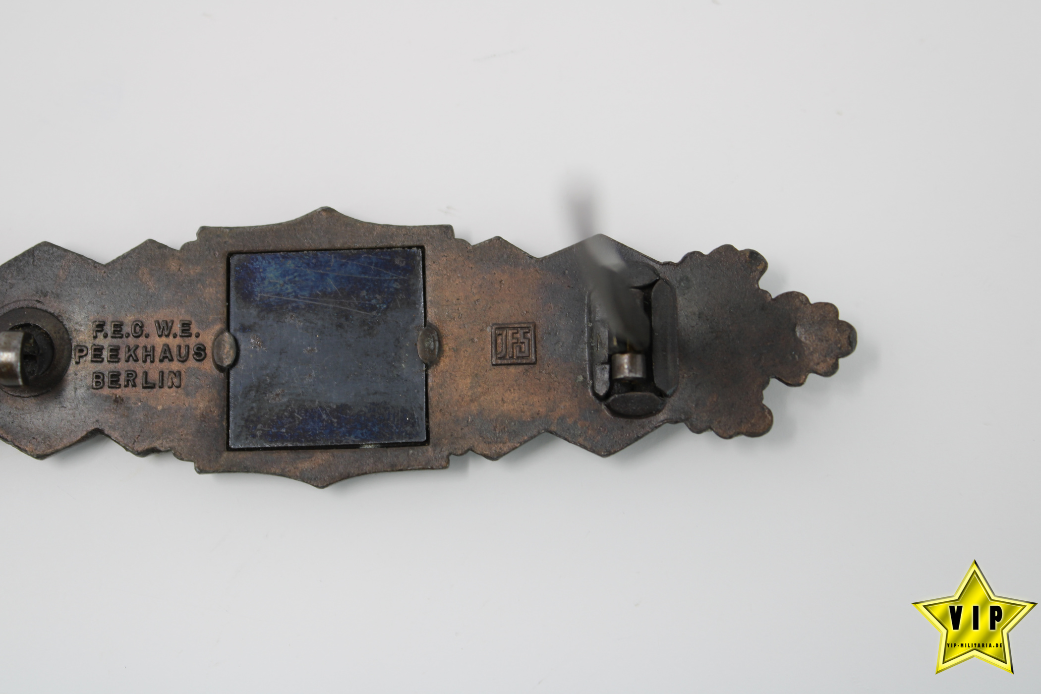 Wehrmacht Nahkampfspange Bronze JFS
