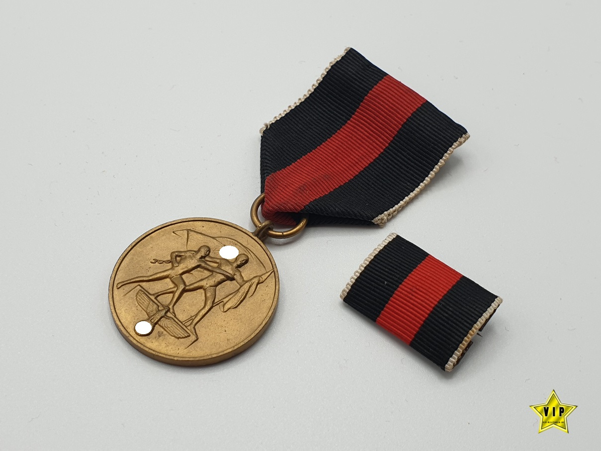 Medaille 1. Oktober Sudetenland Anschlussmedaille + Bandspange