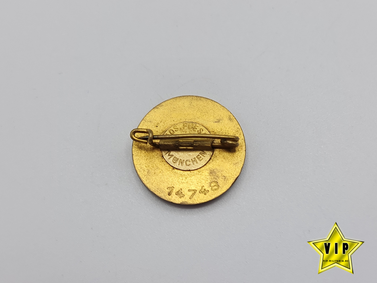 Goldenes Parteiabzeichen der NSDAP Goldenes Parteiabzeichen der NSDAP