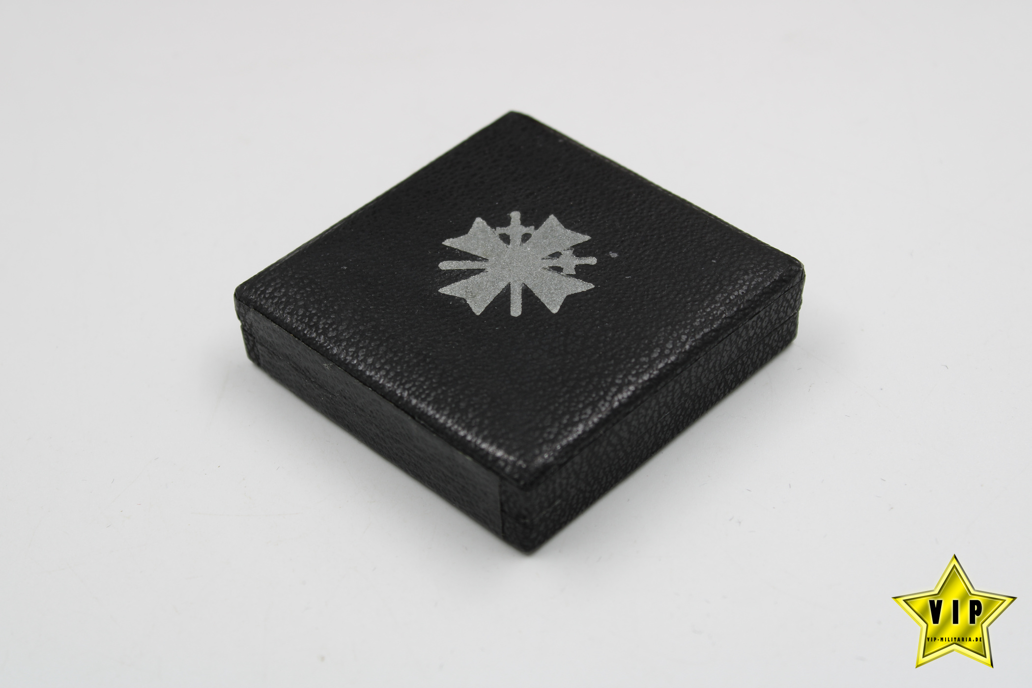 Kriegsverdienstkreuz 1. Klasse 1939 Hersteller 1 Deschler & Sohn, München im Etui 