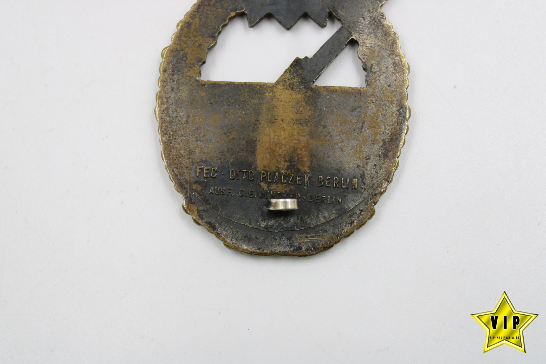 Kriegsmarine Küstenartillerie Abzeichen C.E. JUNCKER, BERLIN 