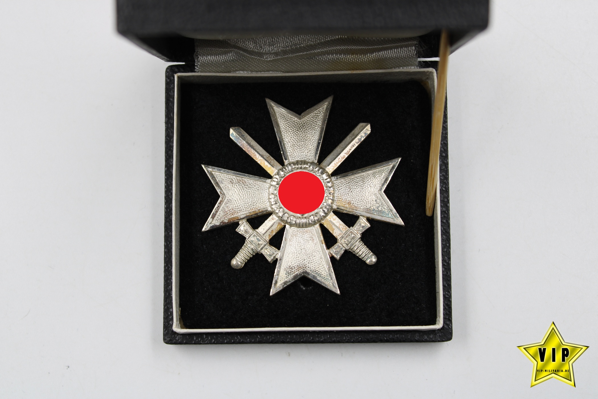 Kriegsverdienstkreuz 1. Klasse 1939 Hersteller 1 Deschler & Sohn, München im Etui