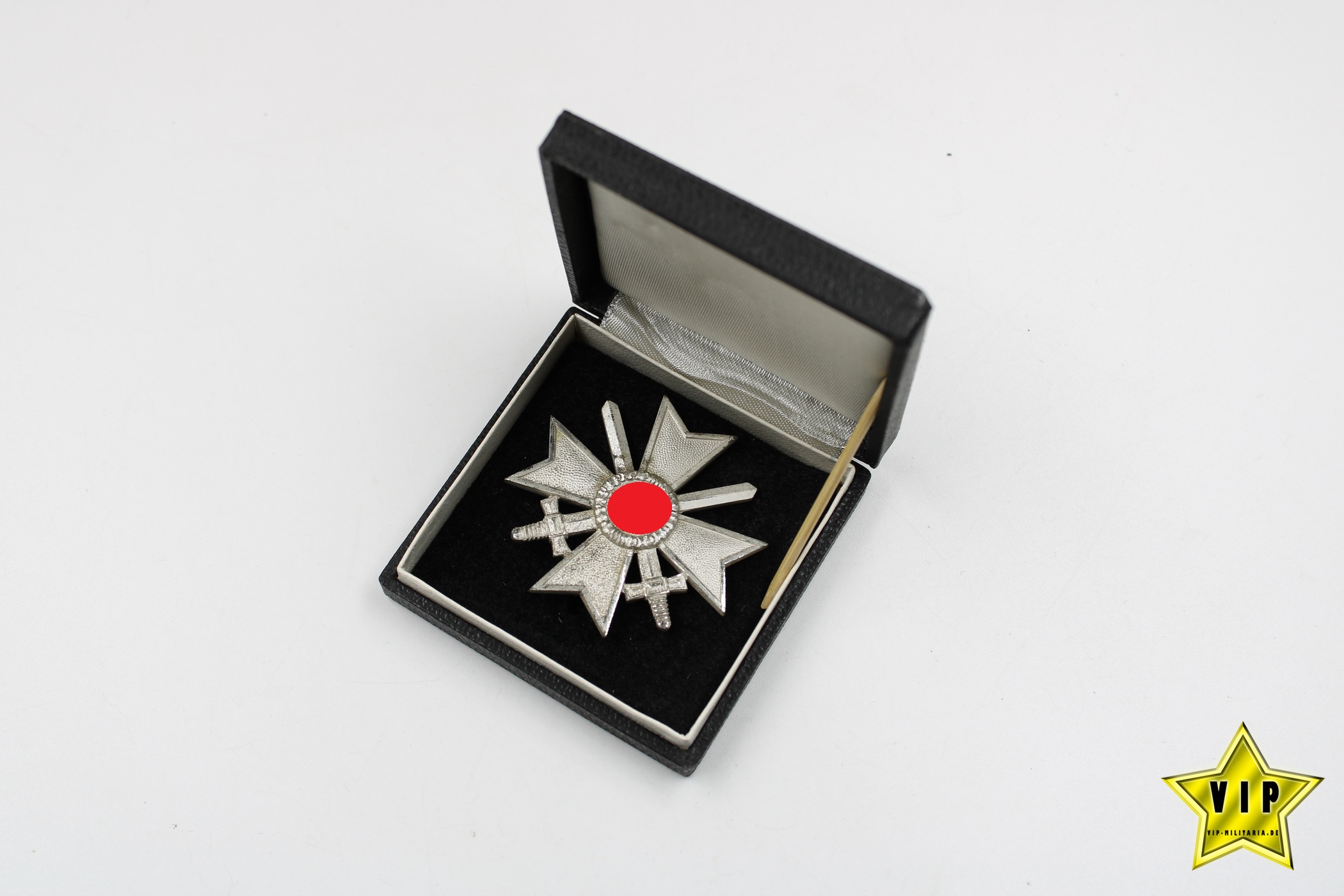 Kriegsverdienstkreuz 1. Klasse 1939 Hersteller 1 Deschler & Sohn, München im Etui 