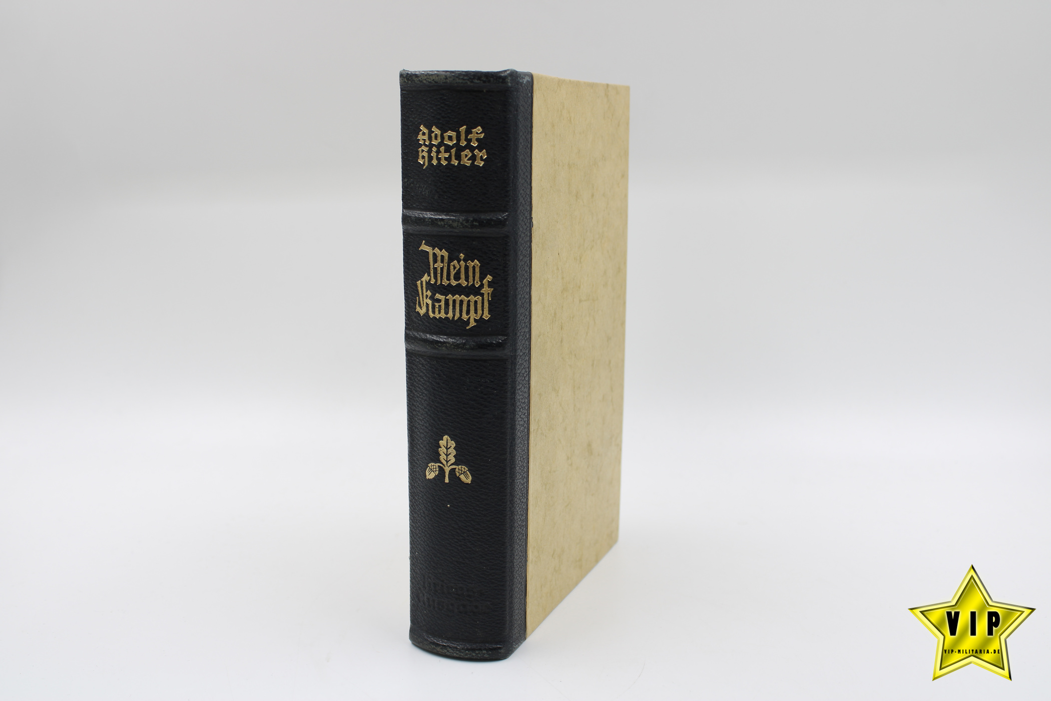 Mein Kampf 1942 in Lateinschrift im Schuber