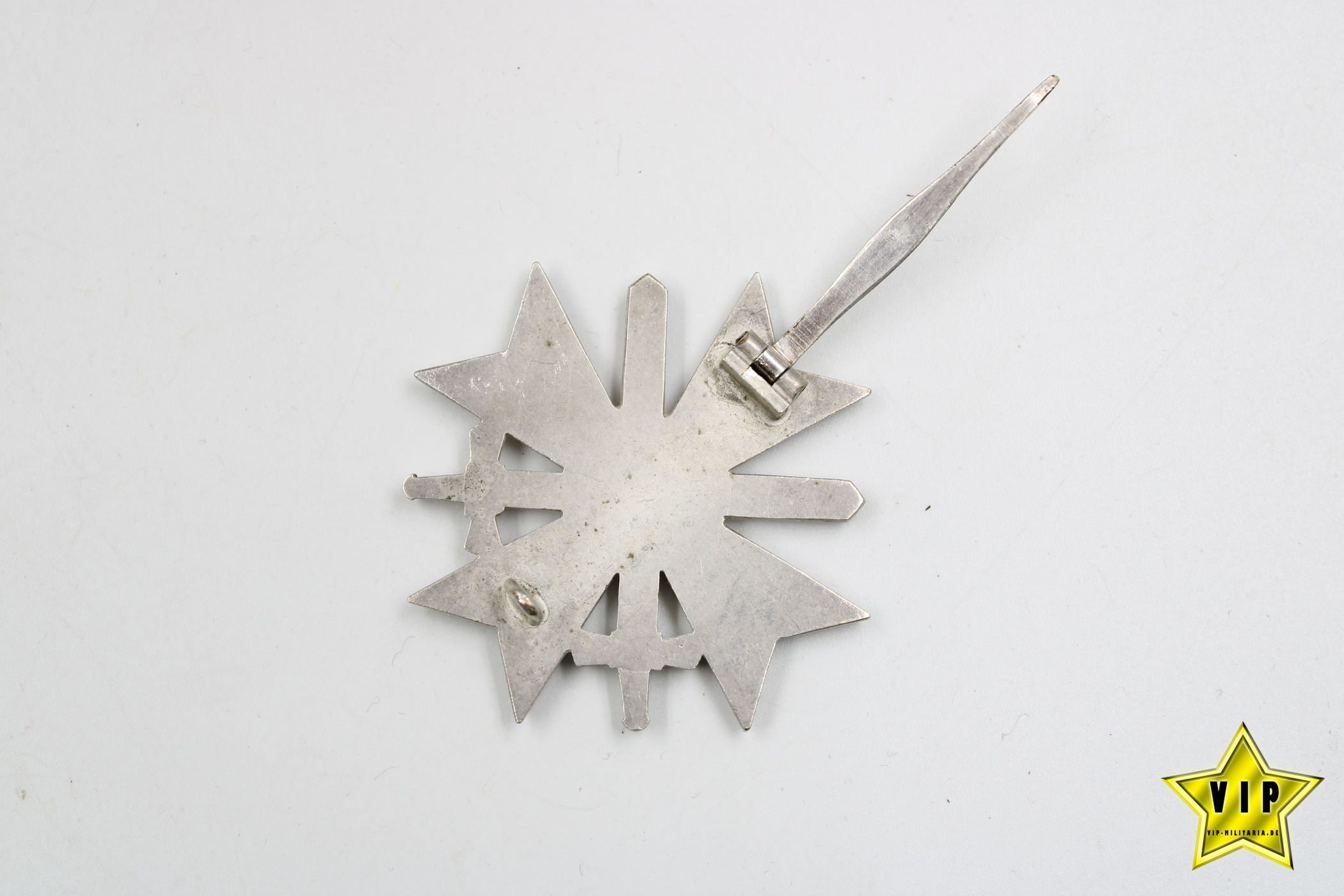 KRIEGSVERDIENSTKREUZ 1. KLASSE 1939 MIT SCHWERTERN IM ETUI Hersteller 15