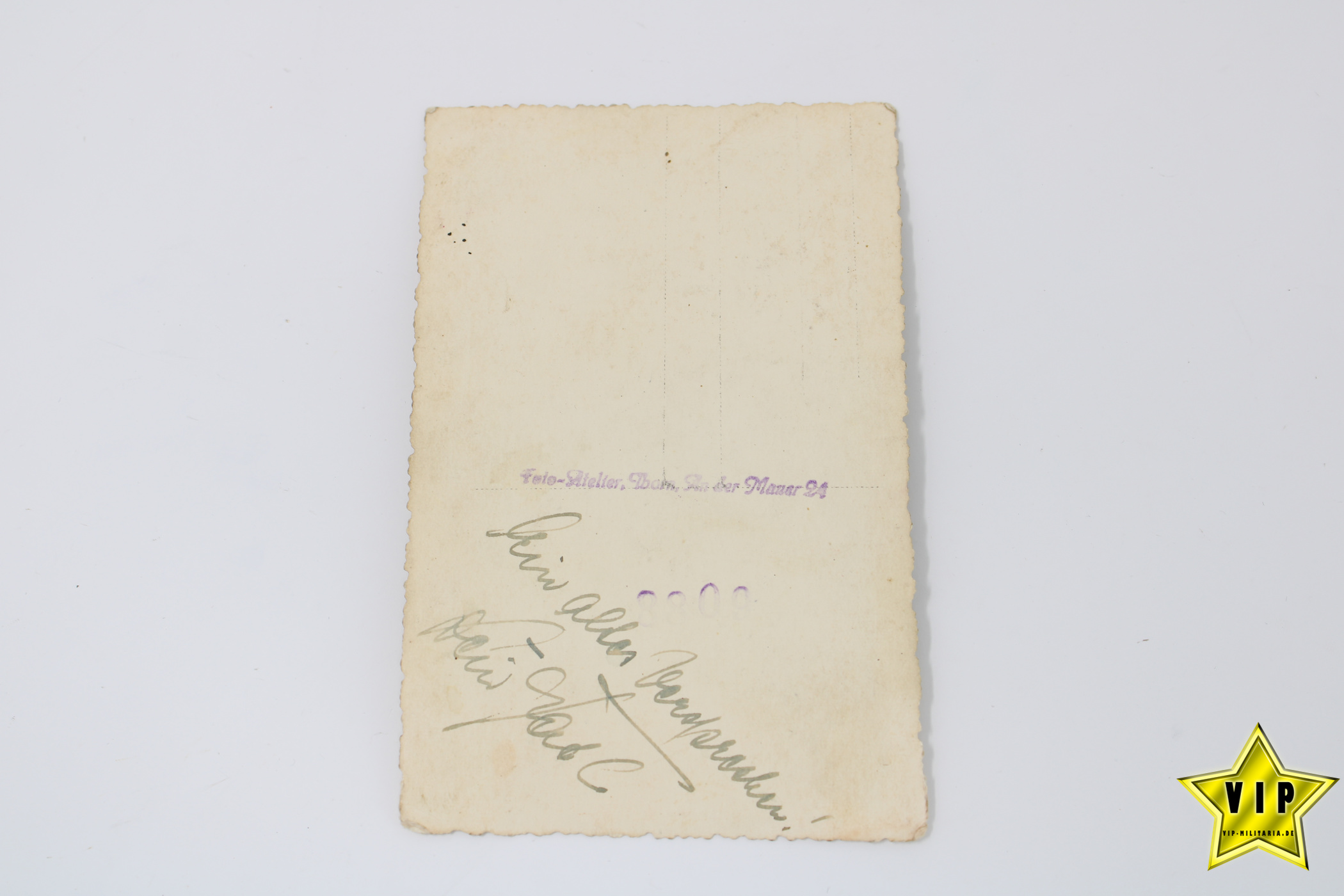 Postkarte Soldat mit Nahkampfspange & Infanteriesturmabzeichen