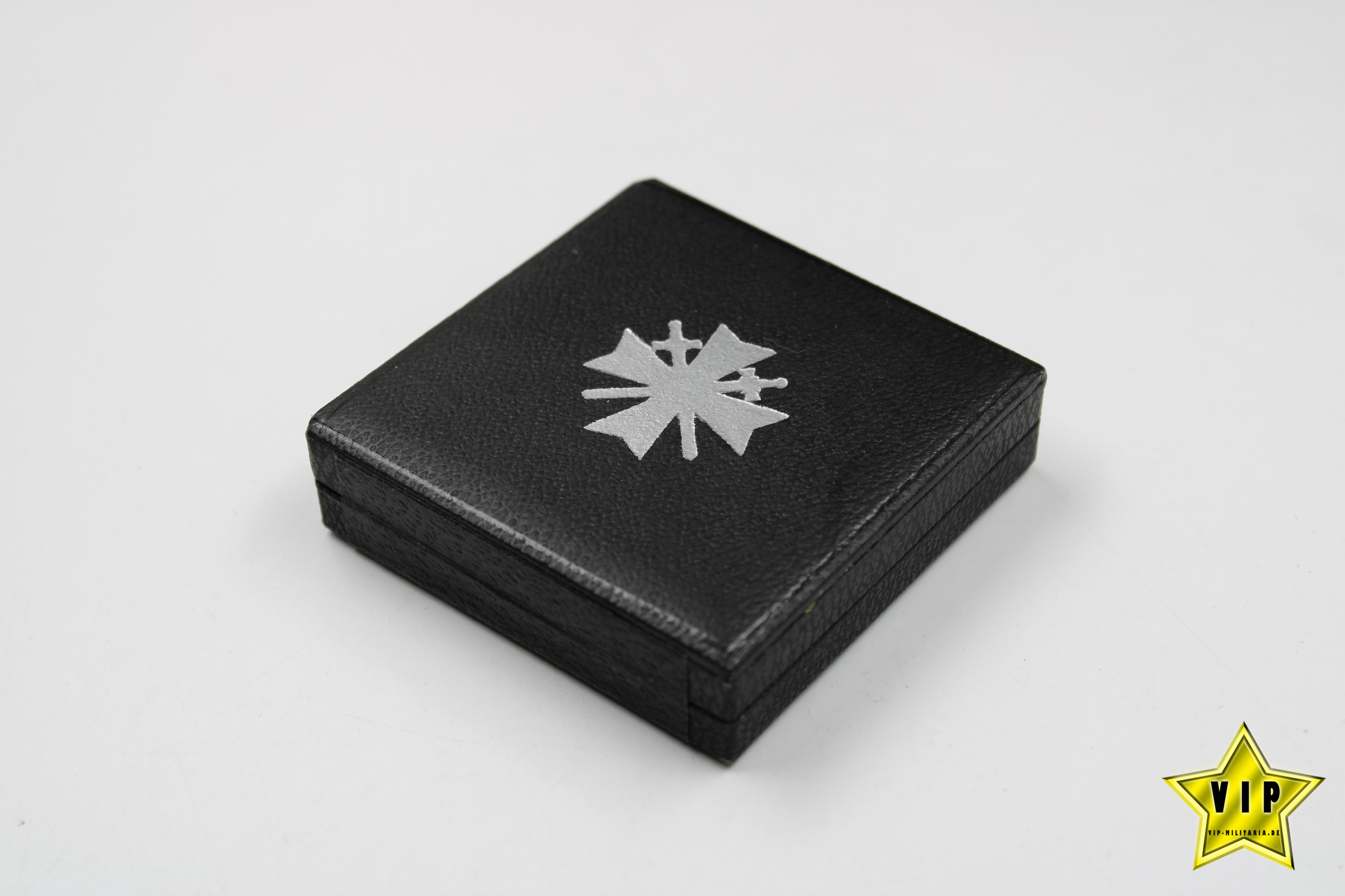 Kriegsverdienstkreuz 1. Klasse 1939 Hersteller 1 Deschler & Sohn, München im Etui 