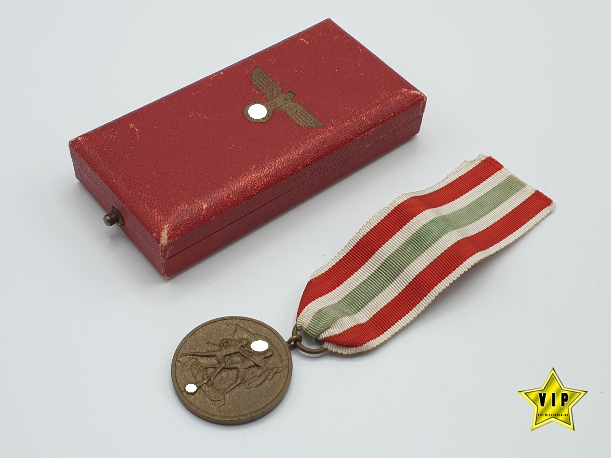 Medaille zur Erinnerung an die Heimkehr des Memellandes im Etui / Selten