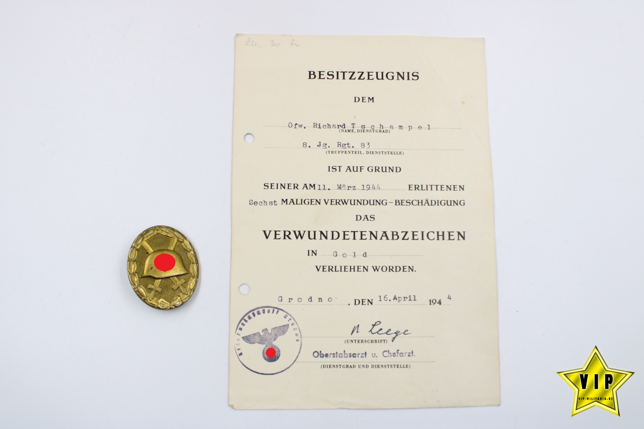 Verwundetenabzeichen in Gold Hersteller 30 + Urkunde