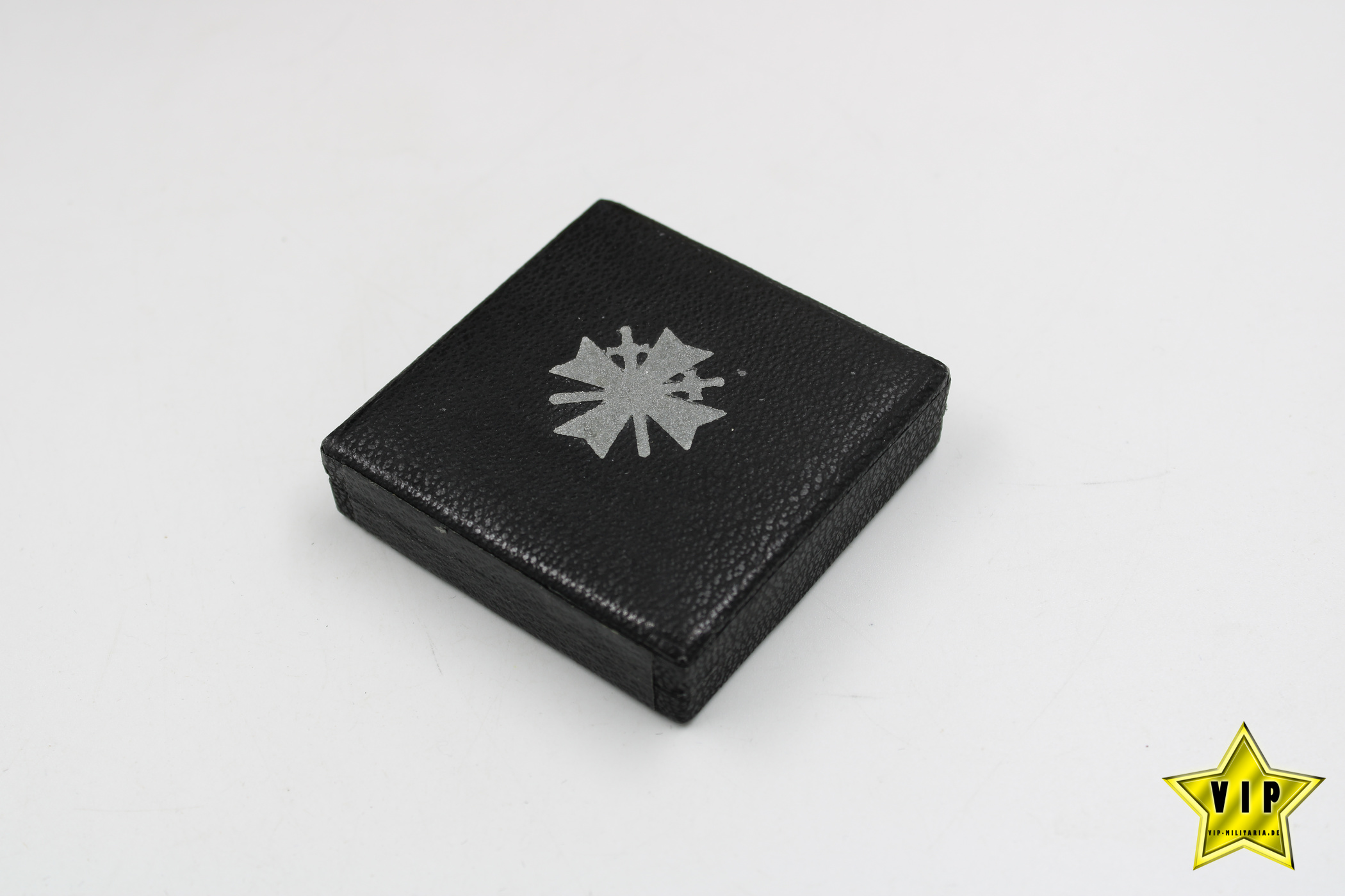 Kriegsverdienstkreuz 1. Klasse 1939 Hersteller 1 Deschler & Sohn, München im Etui 