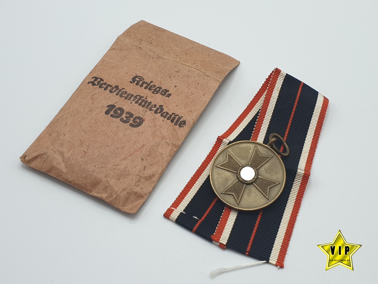 Kriegsverdienstmedaille am Band + Tüte