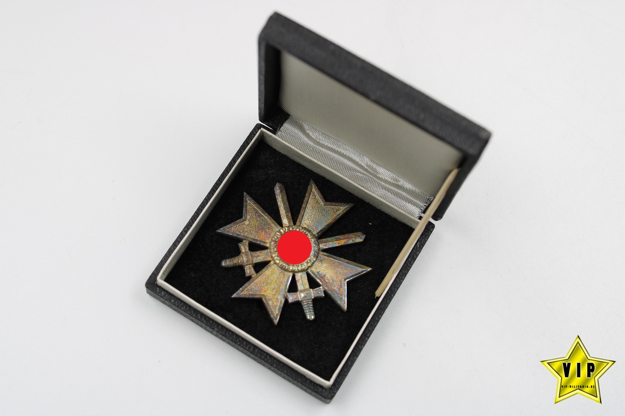 Kriegsverdienstkreuz 1. Klasse 1939 Hersteller 1 Deschler & Sohn, München im Etui